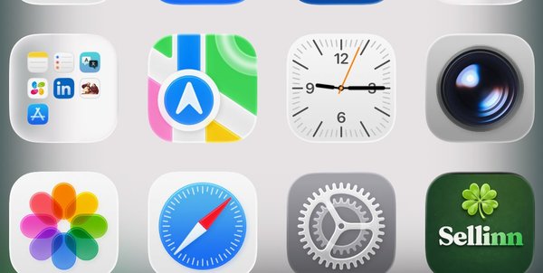 Sellinn installed on a phone home screen, next to Photos, Safari and Settings apps